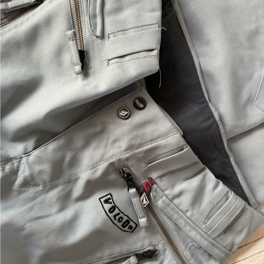 Volcom Snow Pants - Picture 2 of 4